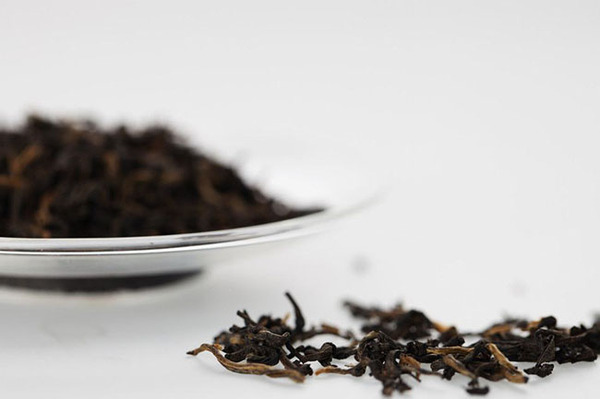 冰岛普洱茶古树茶价格表及XXXX年最新价格：生茶、熟茶全方位解析