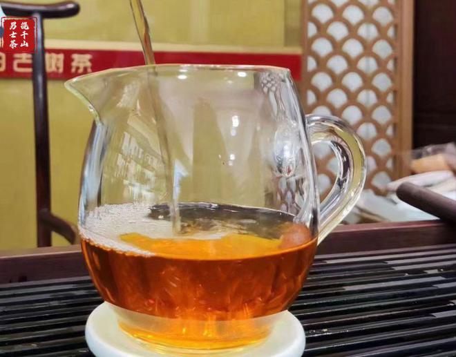 探究普洱茶熟茶制作的技艺起源与发展，揭示其工艺始于哪一年