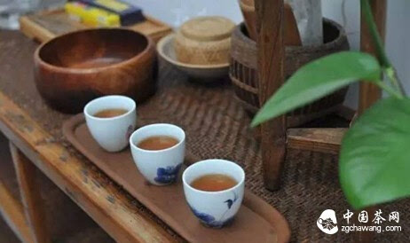 普洱茶的饮用时间：如何选择适合您的茶叶？