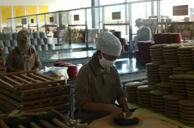 氏普洱茶厂：品质越的普洱茶生产厂家及其全方位产品介绍与购买指南