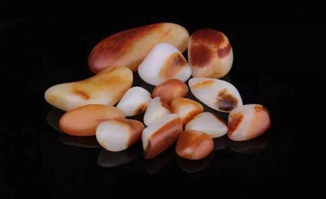 南阳和田玉：一种珍贵的玉石原料，了解其特性、鉴别方法和市场价值