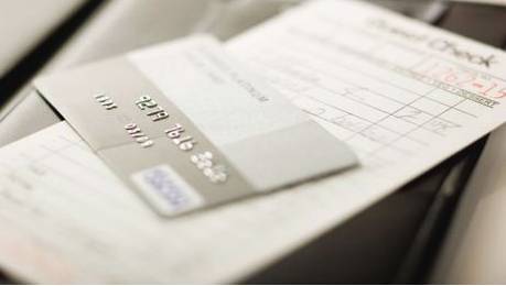 信用卡逾期后如何避免自动扣款问题解决指南