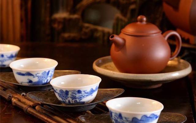 普洱茶壶使用全指南：从选壶到泡茶，详细图解与建议