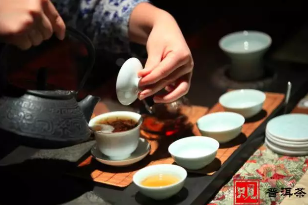大益普洱茶的详尽冲泡技巧：让你体验不一样的普洱茶世界