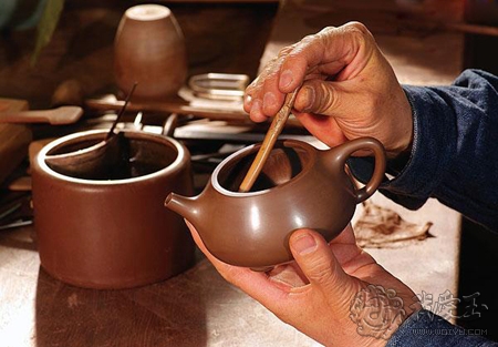 窑壶泡茶的益处：改善健、品味生活与传承文化的综合体验