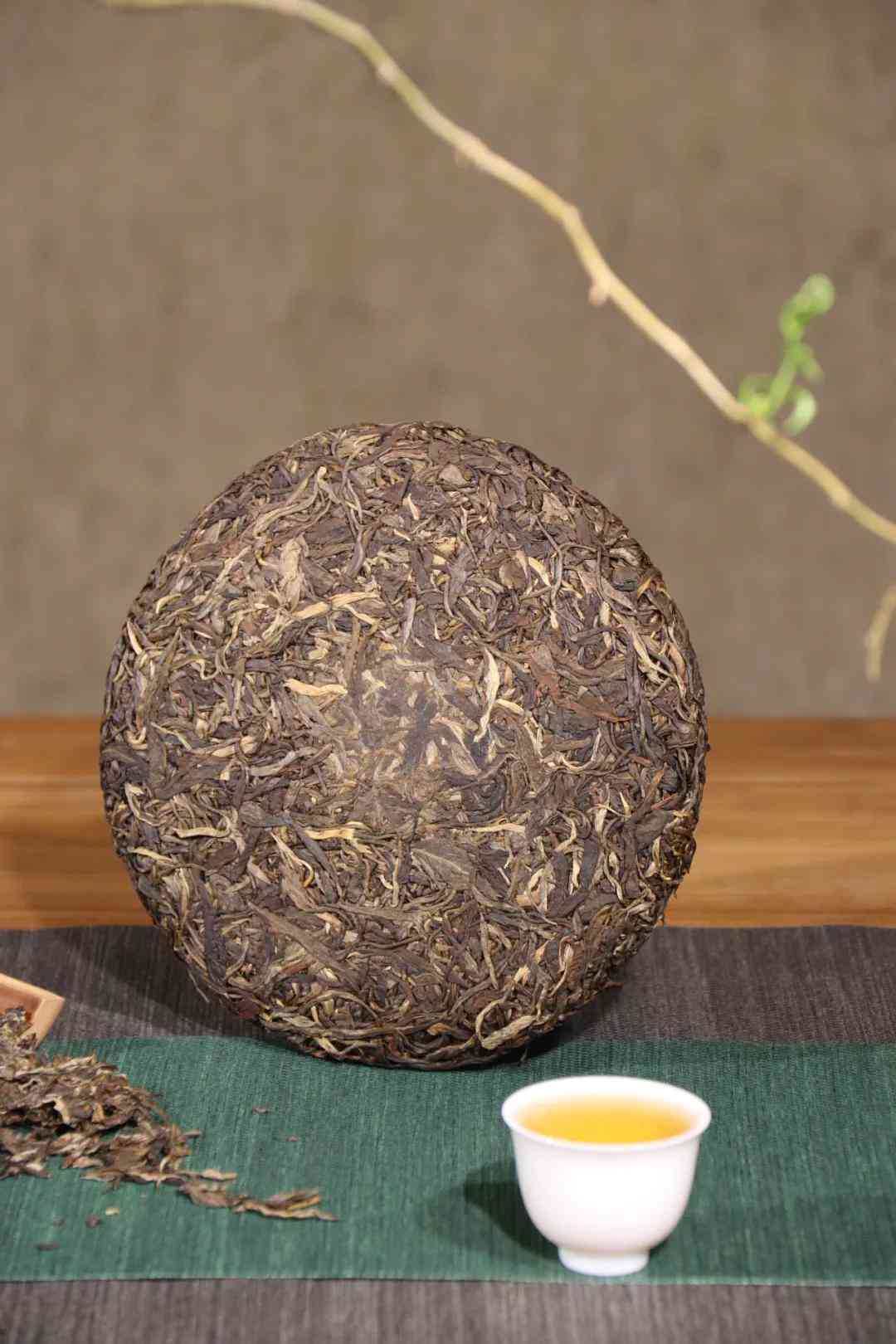 全面解析普洱茶茶饼：从外观到品质，如何挑选与品鉴？