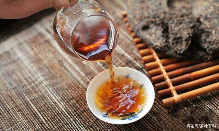 普洱茶的神奇作用有哪些功效：降脂减肥、助消化、抗衰老等。