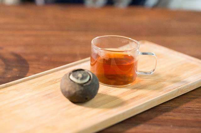 青柑普洱茶的冲泡与品饮方法：可以喝多久？如何保存？如何搭配食物？