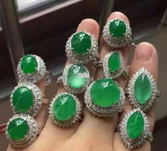 辣绿与翡翠阳绿：哪种绿色宝石的价格更高？