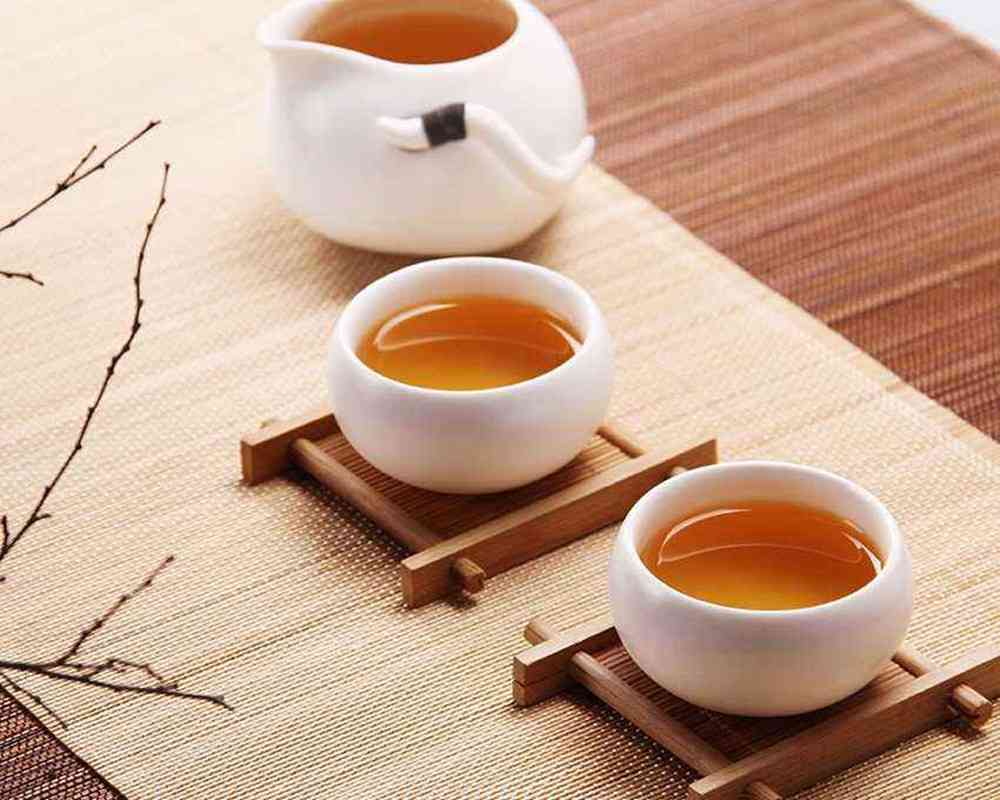 秋天饮用老同志普洱茶的好处与注意事项：解答用户关于秋饮茶的全面疑问