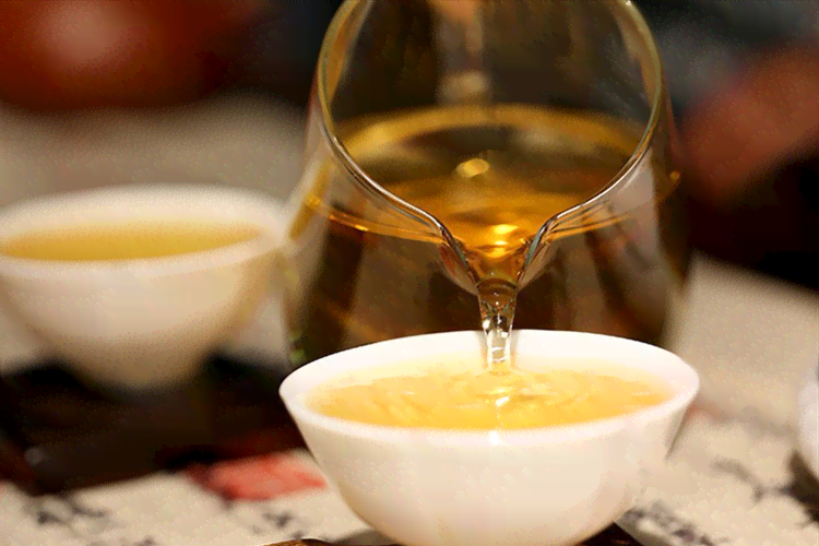 '冬喝普洱茶怎么样好喝一点：饮用方法与功效'