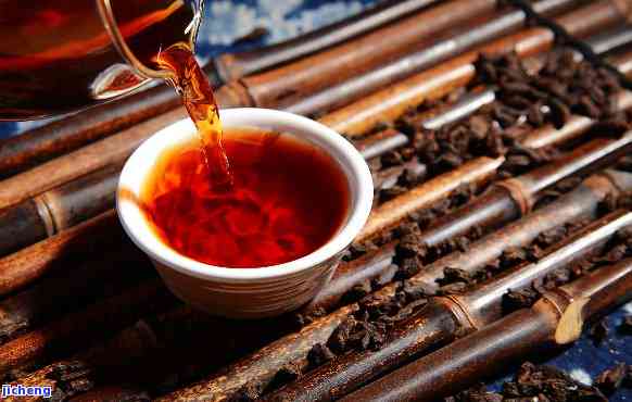 秋天饮普洱茶的多重益处：预防疾病、调节体与增进健的综合指南