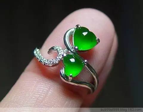 翡翠蛋面戒指镶嵌详细教程：简单款设计与制作方法，让你轻松拥有完美珠宝
