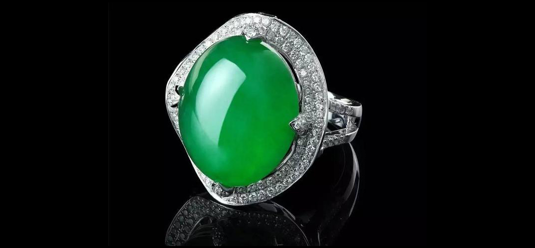 绿翡翠戒指怎么看成色：挑选技巧与款式解析