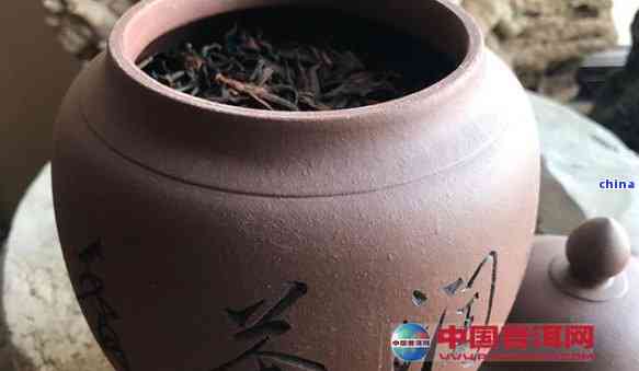 老罐子装的普洱茶能喝吗：安全性及品质探究