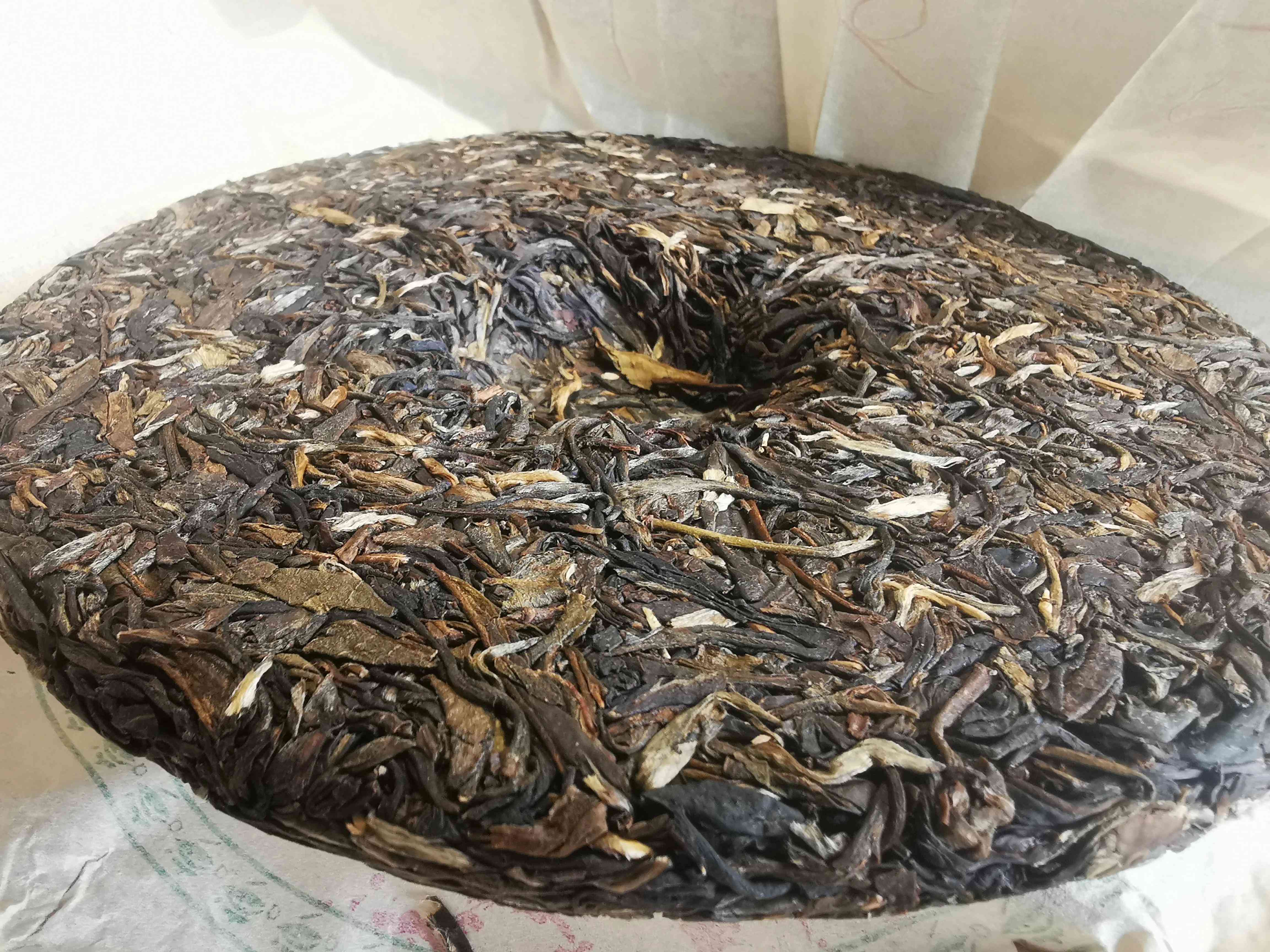 小柑橘普洱茶外表发霉