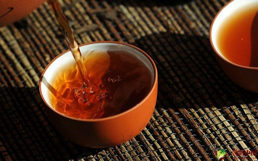 普洱茶茶梗的功效与作用及泡水喝方法，你知道吗？