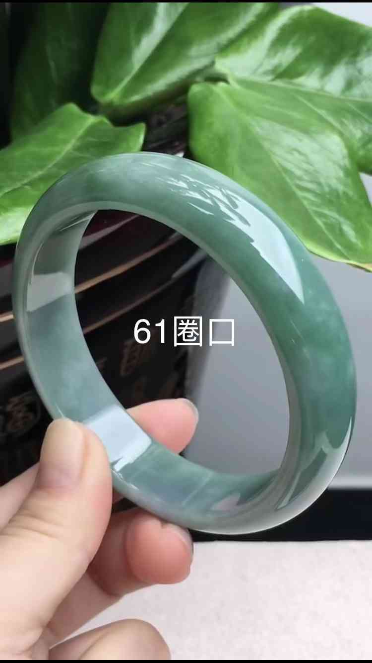 翡翠手镯宽12厚8厘米好吗？