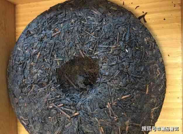 大益7572熟茶与老同志玉寿贡饼：一款值得品尝的普洱茶对比评测