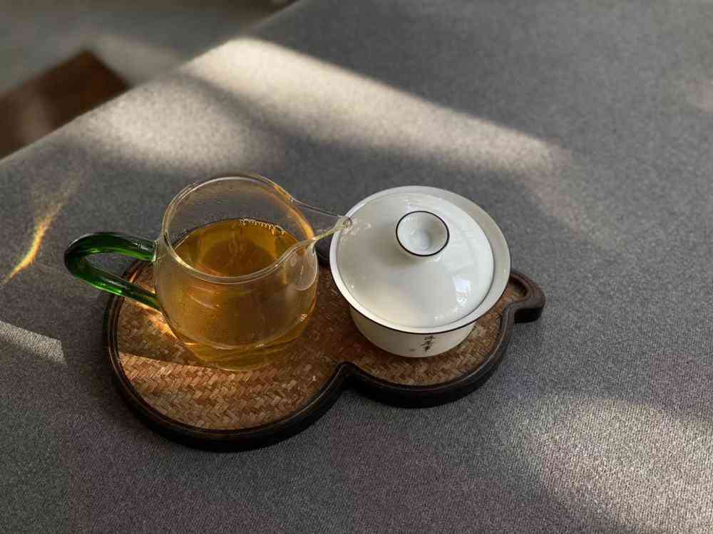 普洱茶与白茶：两种茶叶的不同之处及如何制作白茶