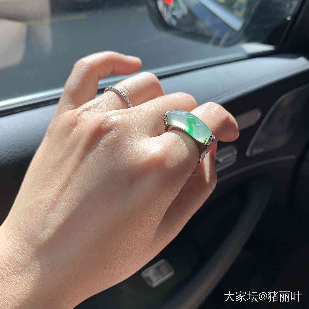 用翡翠戒指求婚好吗女