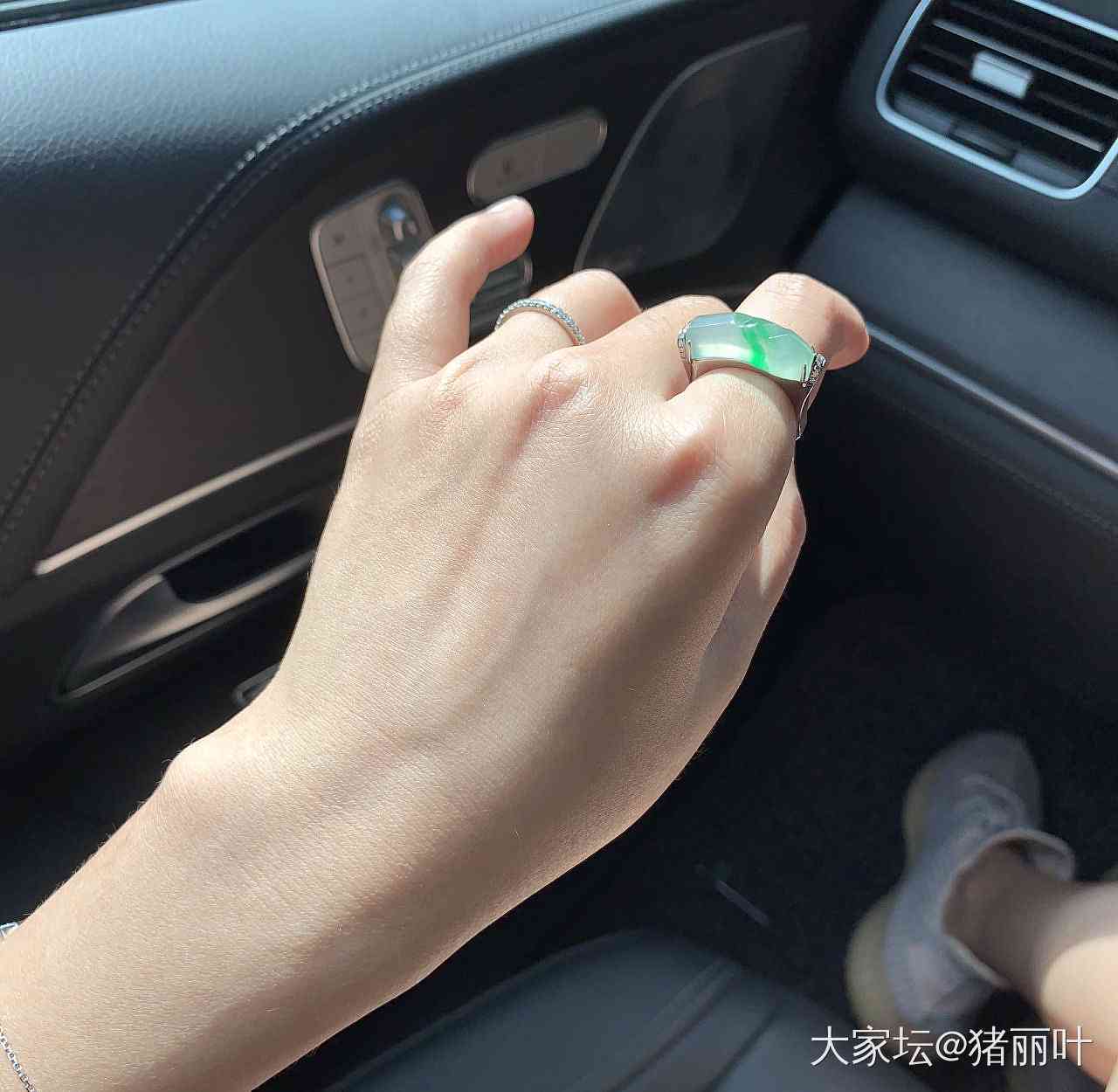 用翡翠戒指求婚好吗女