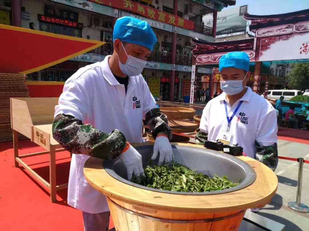 中益普洱茶开业念饼：品质保证，口感独特，选购指南与品鉴技巧一应俱全