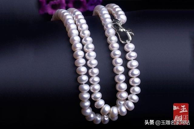 和田玉珍珠项链与淡水珍珠的价格对比：哪个更昂贵？