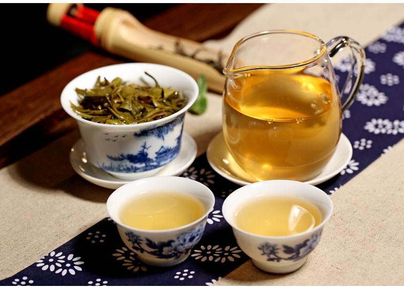 生普洱茶引发肠胃不适，是否可饮用？如何缓解症状及预防方法解析