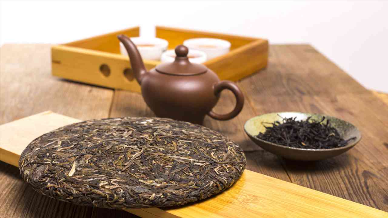 探寻普洱茶的独特之美：为何普洱茶都是饼状？