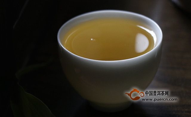 云南普洱茶之最：老曼峨茶区的苦味探究