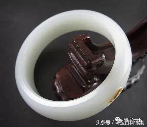 羊脂玉藕白色功效与作用：灵性、全面解析及详细阐述