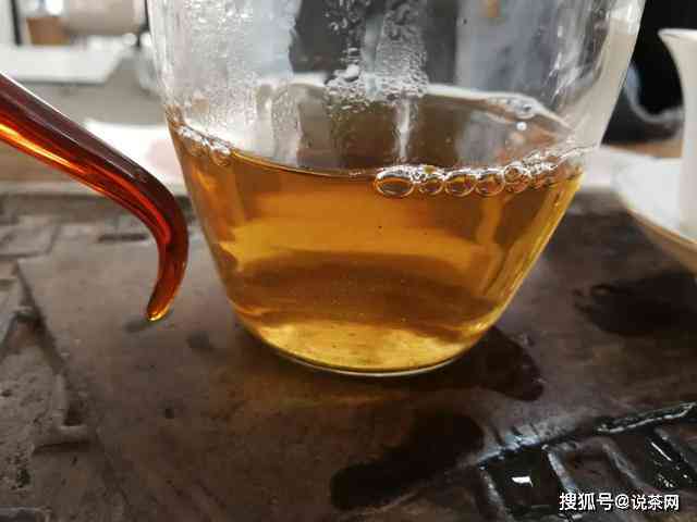 '普洱茶新茶老茶的区别：哪个更好喝？'