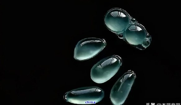 新探索翡翠宝石的魅力：从一片玉石中解析出多少重量的艺术与科学