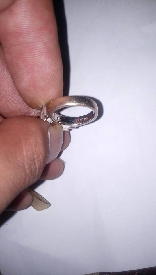不开口的戒指叫什么牌子，如何调整大小以及是否可以不封口佩戴？