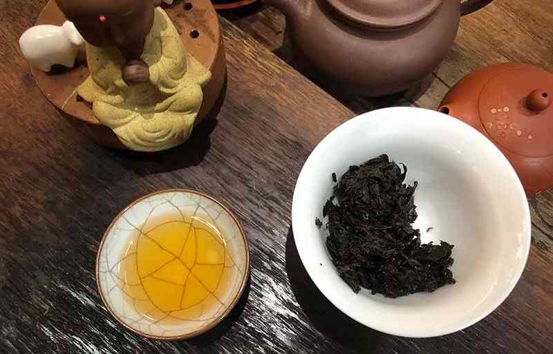 普洱茶饼黑色原因解析及泡茶技巧，让你轻松掌握正确泡法！