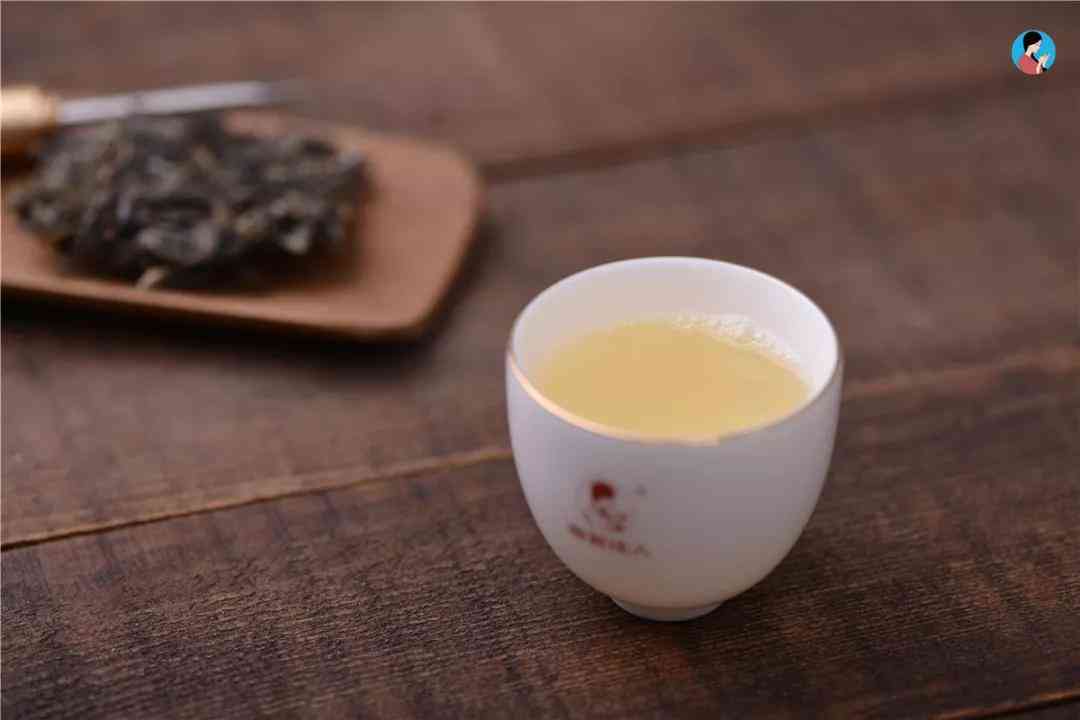 碗泡普洱茶出后要打开，以便让茶叶的味道更加浓。