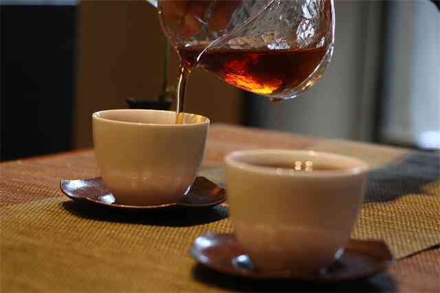 玲珑古树普洱茶：品种、产地、制作工艺及品饮方法全面解析