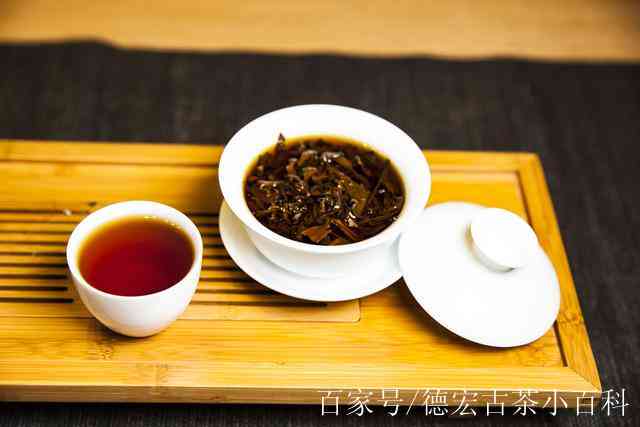 高级茶艺师解说普洱茶：品鉴、泡法与功效全解析，让您全面了解普洱茶的魅力