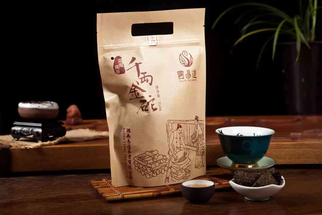 普洱茶棉纸包装的详细步骤与正确方法：图解茶饼包装技巧