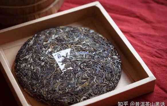 普洱茶饼的品鉴与保存：如何拆开并妥善摆放在茶盒里