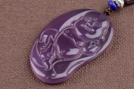 帝王紫色洒金和田玉：探究其背后的神秘价值与收藏意义