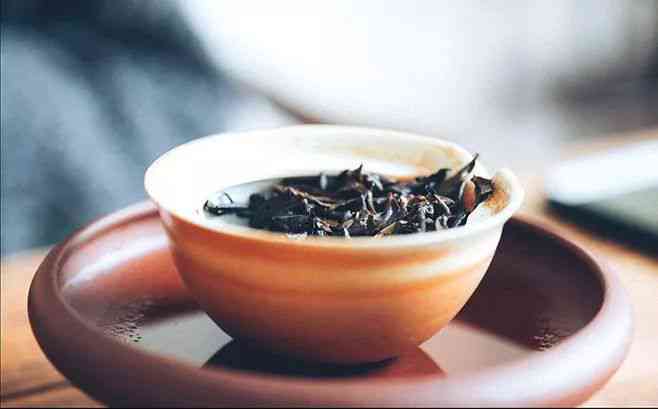 普洱茶：属于绿茶还是其他类型的茶叶？探讨普洱茶的分类与特点