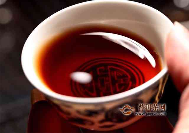 普洱茶红茶区别：它们之间有什么不同？哪个更好喝？