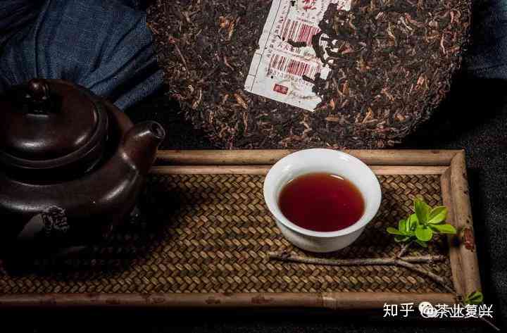 普洱茶和熟茶：两种茶叶的制作工艺、品质特点及适用场景比较解析