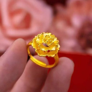 黄金牡丹花戒指：富贵与美丽的结合象征