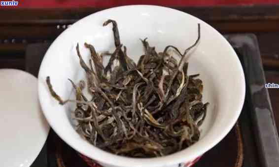 普洱茶与绿茶味道对比：探索普洱生茶与绿茶口感的区别