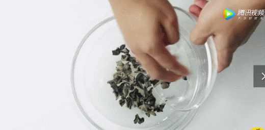 如何使用火塘煮水泡制普洱茶？步骤详解及注意事项