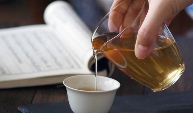 普洱茶生茶冰块冲泡技巧：如何让口感更佳？