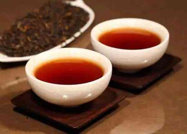 普洱茶的成熟过程：时间、转变与熟茶解析